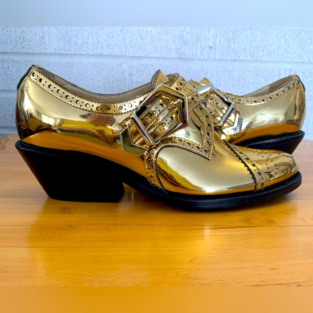 The Office of Angela Scott Size 37.5 Gold Wing Tip Oxford Gold Patent Leather